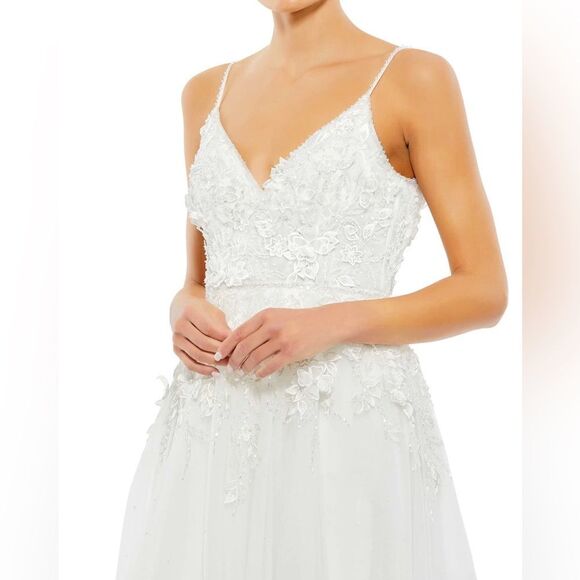 Mac Duggal APPLIQUED V NECK SLEEVELESS OPEN BACK A LINE GOWN embellished dress - Picture 16 of 16